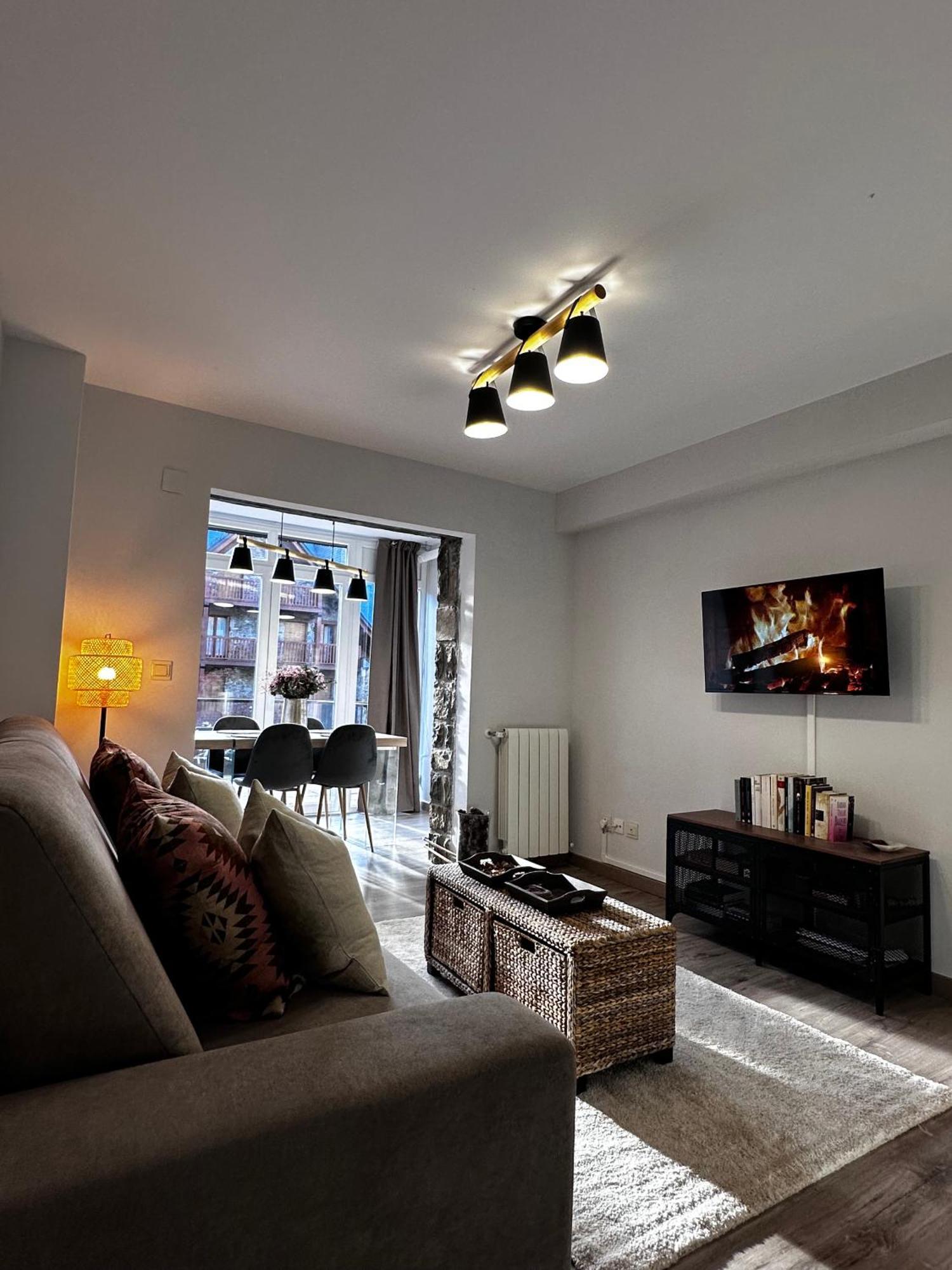 Precioso Apartamento Con Vistas A Pistas Y Garaje フォルミガル エクステリア 写真